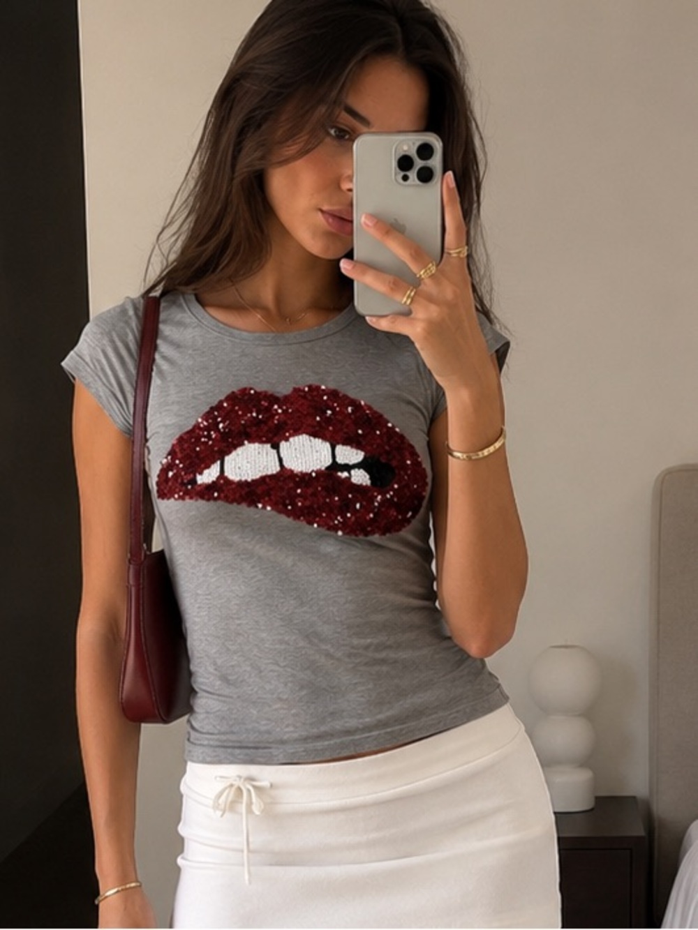 H&M Grey Graphic T-Shirt Red Sequin Lips Graphic Tee Short Sleeve Casual  Size S